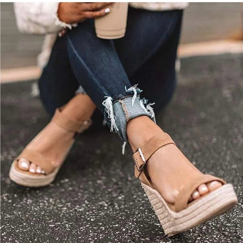 Elegant Tan Wedge Sandals with Adjustable Straps - Picture 3 of 9